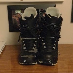 Women’s burton snowboard boots